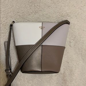 Guess Bucket Bag
